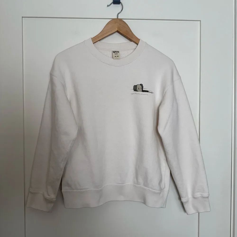 KAWS x Uniqlo UT Sweatshirt Unisex Sz S White Crewneck Companion Ocean Scene